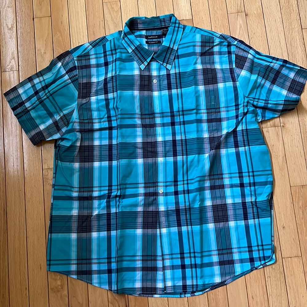 Green plaid shirt sleeve button up